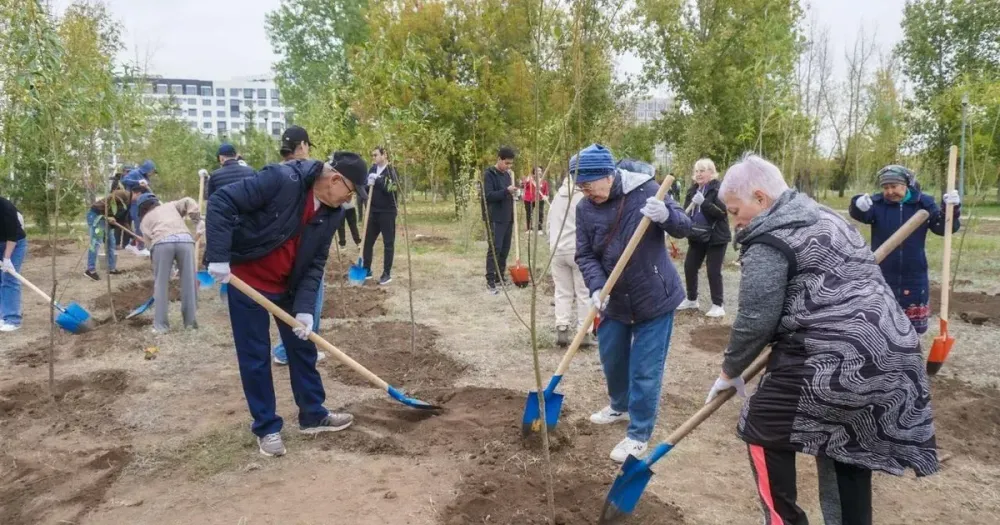 Approximately 400,000 Residents Participate in Autumn Environmental Month in Astana