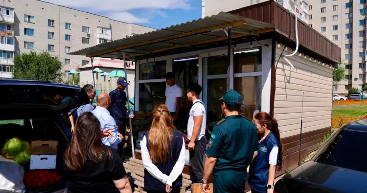 В Астане в районе Сарайшык проверили работу торговых павильонов