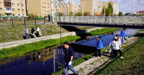 Астанада Сарыбұлақ өзенінің жағалауында «Таза жағалаулар» акциясы өтті