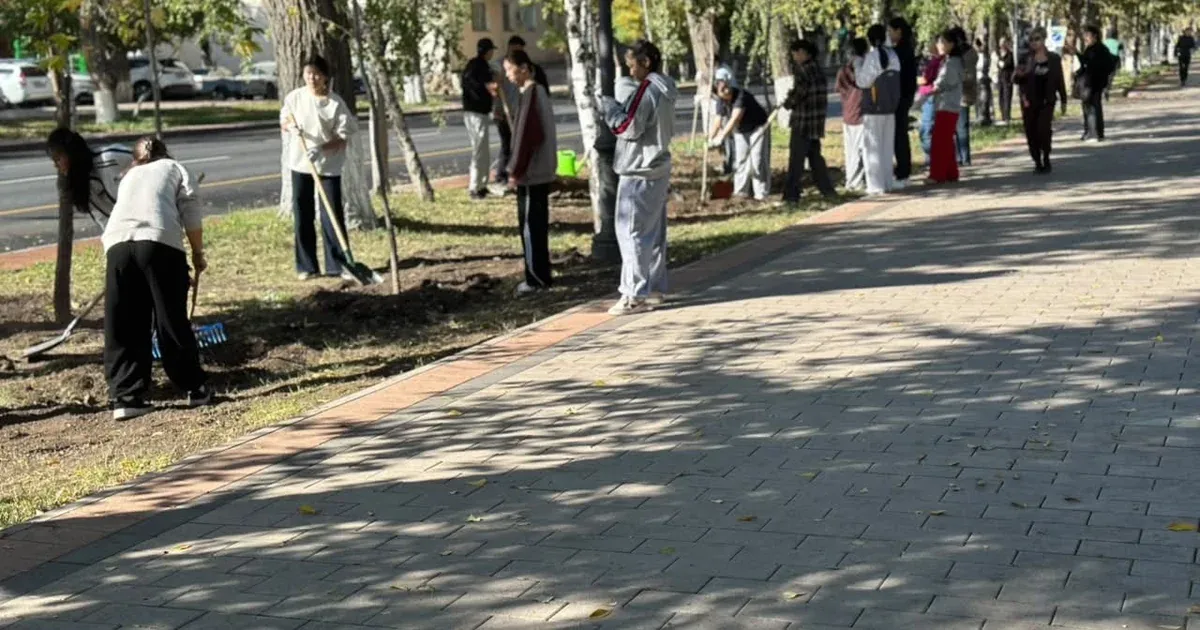 Veterans and Youth Unite to Plant Trees in Astana as Part of 'Clean Kazakhstan' Initiative